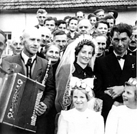 Hochzeit 42 B&ouml;llet Anna und Johann 1954 mit Musiker Sichert (Hs.Nr. 76)